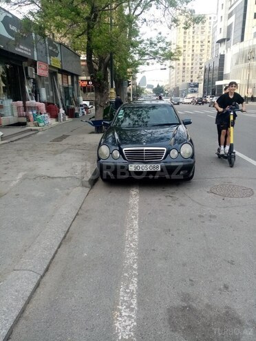 Mercedes E 220 d 2001, 402,000 km - 2.2 л - Bakı