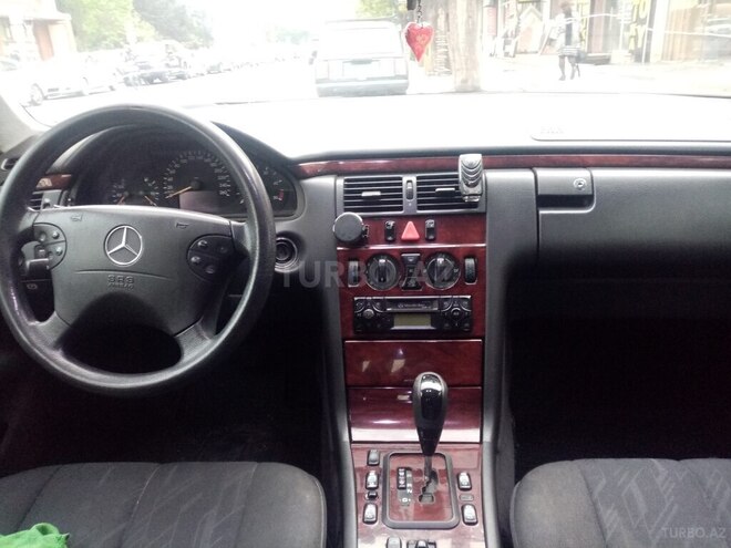 Mercedes E 220 d 2001, 402,000 km - 2.2 л - Bakı