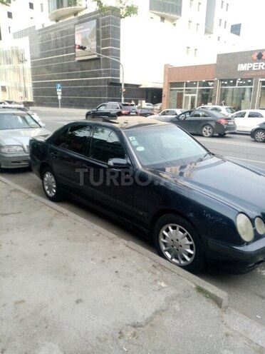 Mercedes E 220 d 2001, 402,000 km - 2.2 л - Bakı