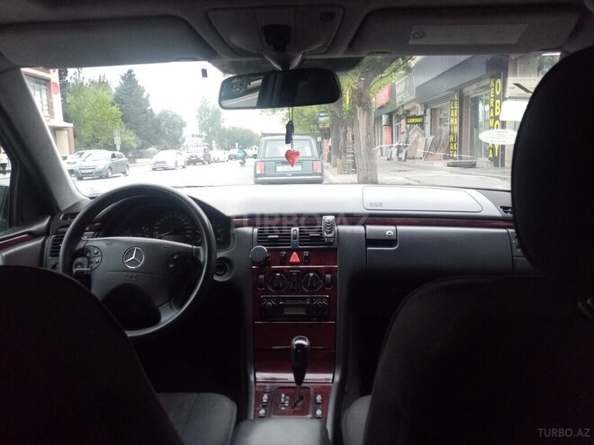 Mercedes E 220 d 2001, 402,000 km - 2.2 л - Bakı