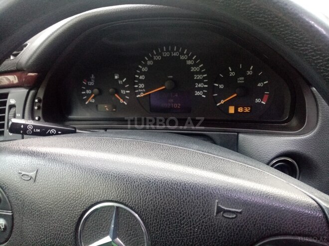 Mercedes E 220 d 2001, 402,000 km - 2.2 л - Bakı
