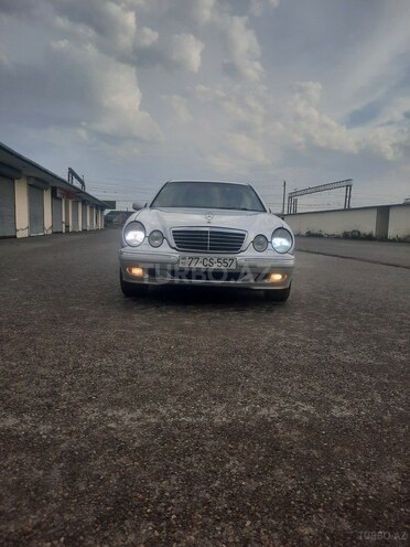Mercedes E 220 d 2000, 434,278 km - 2.2 l - Ucar