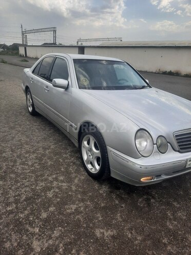 Mercedes E 220 d 2000, 434,278 km - 2.2 l - Ucar