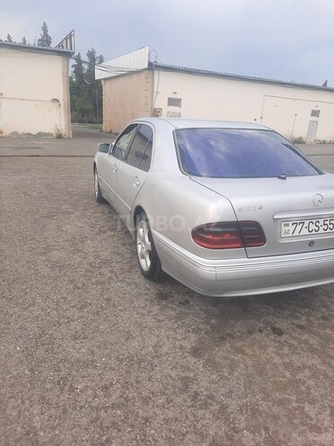 Mercedes E 220 d 2000, 434,278 km - 2.2 l - Ucar