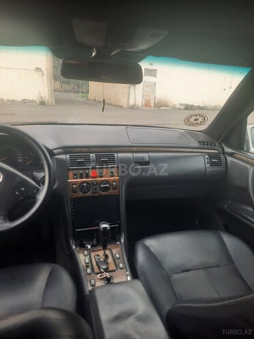 Mercedes E 220 d 2000, 434,278 km - 2.2 l - Ucar