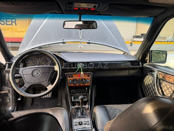 Mercedes E 200 1995, 273,000 km - 2.0 l - Bakı