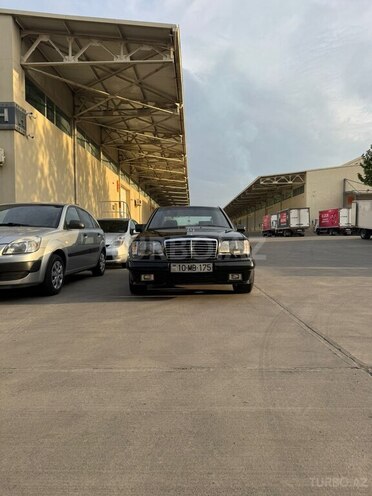 Mercedes E 200 1995, 273,000 km - 2.0 l - Bakı