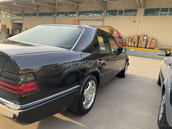 Mercedes E 200 1995, 273,000 km - 2.0 l - Bakı