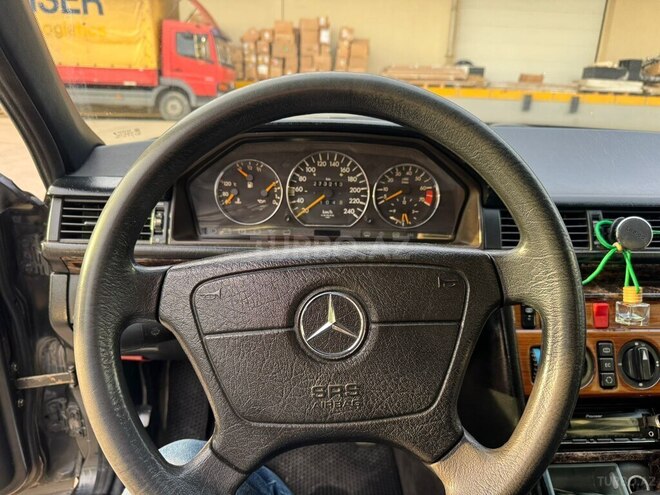 Mercedes E 200 1995, 273,000 km - 2.0 l - Bakı