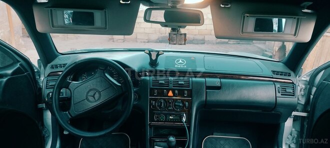 Mercedes E 230 1995, 543,722 km - 2.3 l - Sabirabad