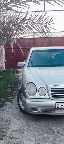 Mercedes E 230 1995, 543,722 km - 2.3 l - Sabirabad