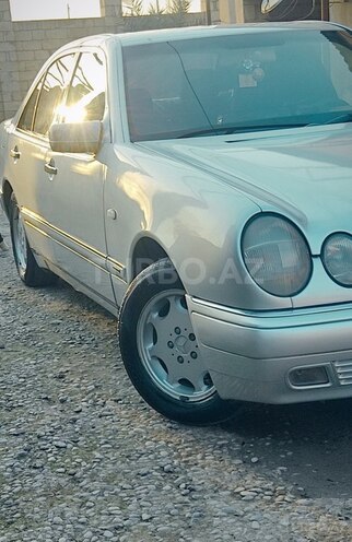 Mercedes E 230 1995, 543,722 km - 2.3 l - Sabirabad