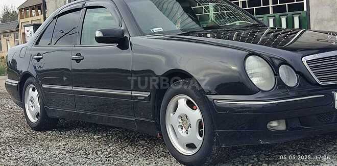 Mercedes E 220 d 2001, 504,253 km - 2.2 л - Salyan