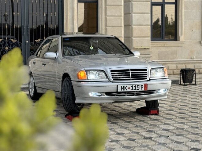 Mercedes C 230 1998, 270,000 km - 2.3 л - Saatlı