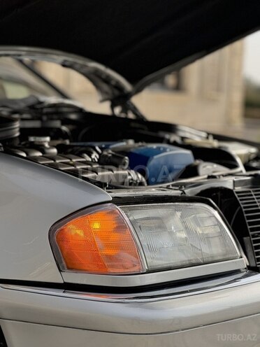 Mercedes C 230 1998, 270,000 km - 2.3 л - Saatlı