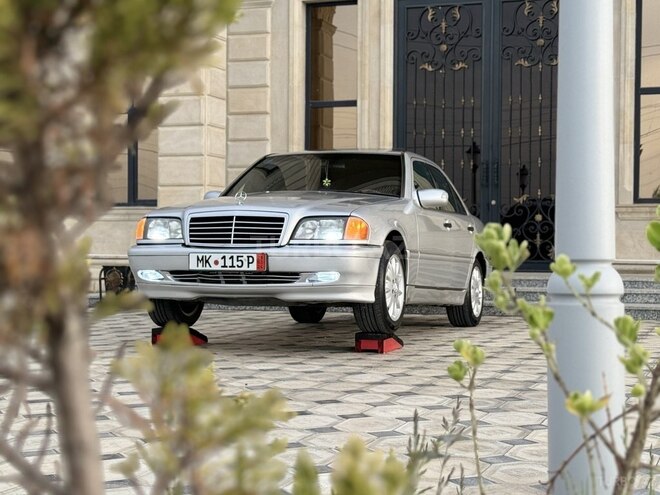 Mercedes C 230 1998, 270,000 km - 2.3 л - Saatlı