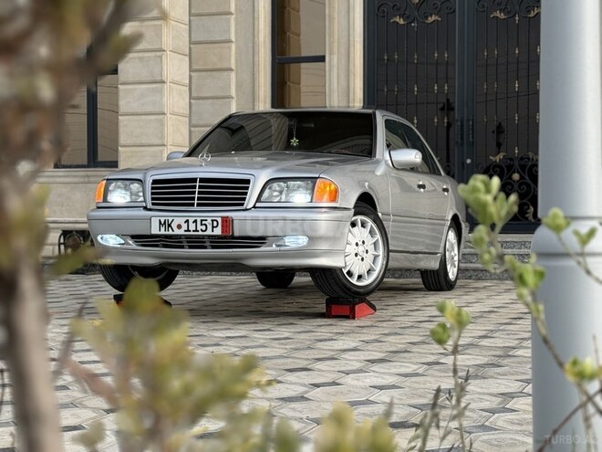 Mercedes C 230 1998, 270,000 km - 2.3 л - Saatlı