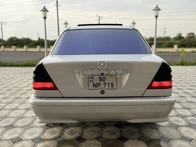Mercedes C 230 1998, 270,000 km - 2.3 л - Saatlı