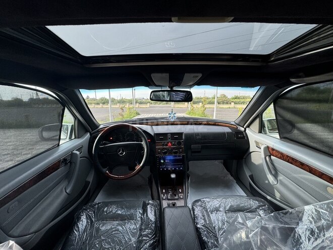 Mercedes C 230 1998, 270,000 km - 2.3 л - Saatlı