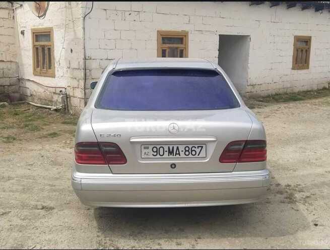 Mercedes E 240 2001, 270,000 km - 2.4 l - Hacıqabul