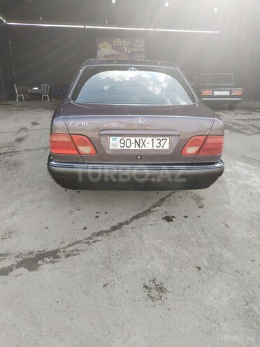 Mercedes E 230 1996, 369,490 km - 2.3 л - Tovuz
