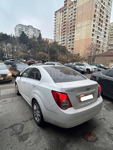 Chevrolet Aveo-5