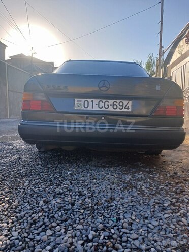 Mercedes E 220 1993, 350,000 km - 2.2 л - Bakı