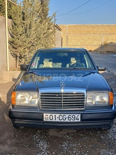 Mercedes E 220 1993, 350,000 km - 2.2 л - Bakı