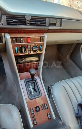 Mercedes E 220 1993, 350,000 km - 2.2 л - Bakı