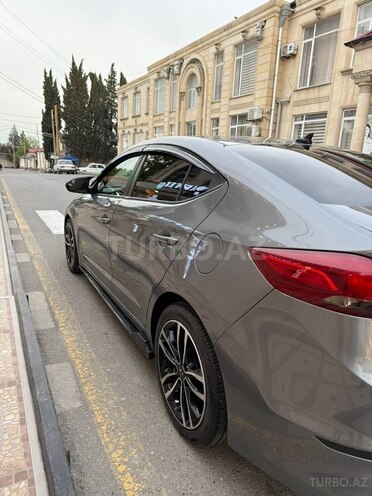 Hyundai Elantra 2017, 820,000 km - 2.0 l - Şəmkir