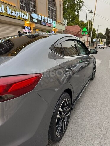 Hyundai Elantra 2017, 820,000 km - 2.0 l - Şəmkir