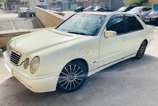 Mercedes E 220 d 2001, 298,000 km - 2.2 l - Bakı