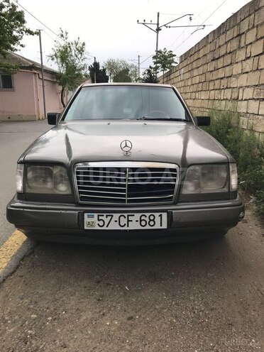 Mercedes E 200 1990, 217,000 km - 2.0 l - Bakı