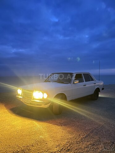 Mercedes E 230 1983, 245,000 km - 2.3 l - Bakı