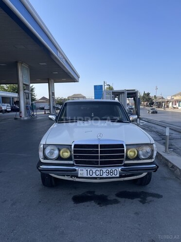 Mercedes E 230 1983, 245,000 km - 2.3 l - Bakı