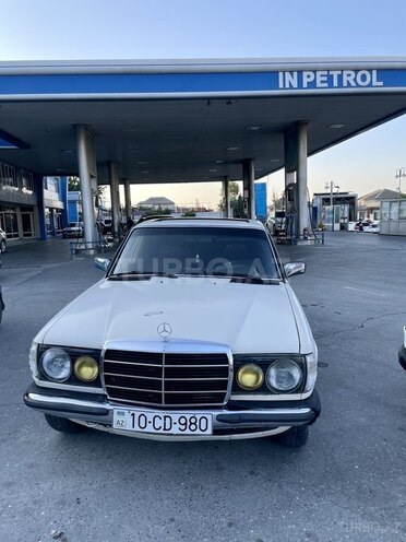 Mercedes E 230 1983, 245,000 km - 2.3 l - Bakı