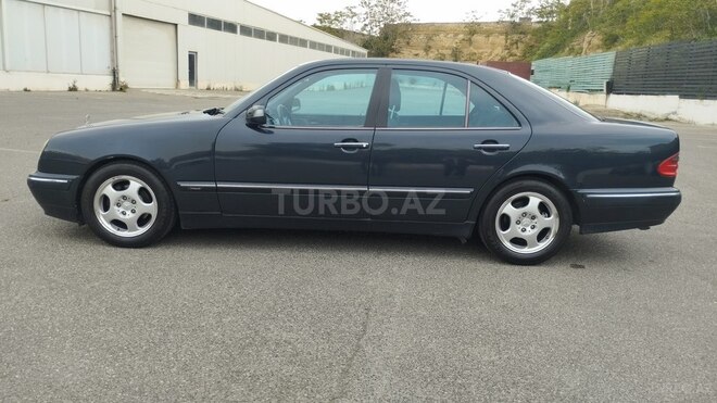 Mercedes E 240 2000, 370,358 km - 2.4 l - Bakı