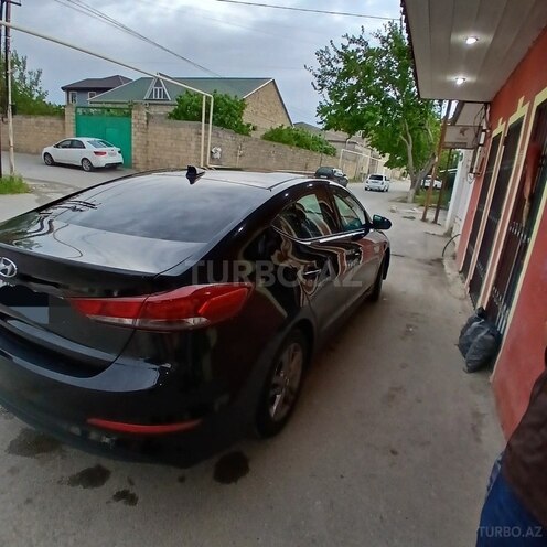 Hyundai Elantra 2018, 245 km - 2.0 л - Bakı