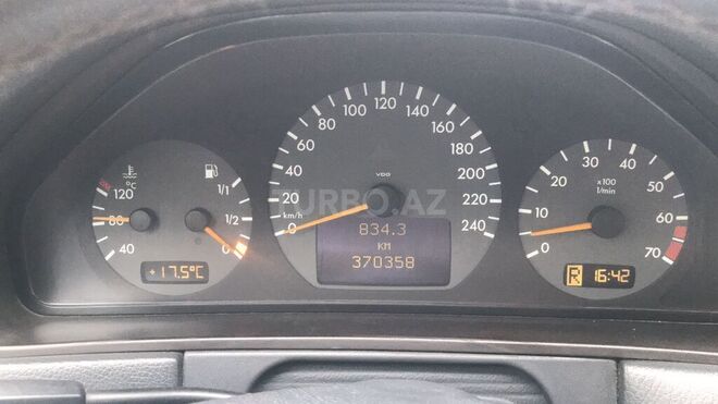 Mercedes E 240 2000, 370,358 km - 2.4 l - Bakı