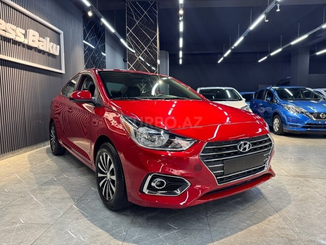 Hyundai Accent-11