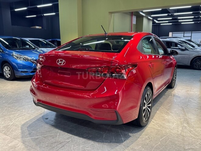 Hyundai Accent-8