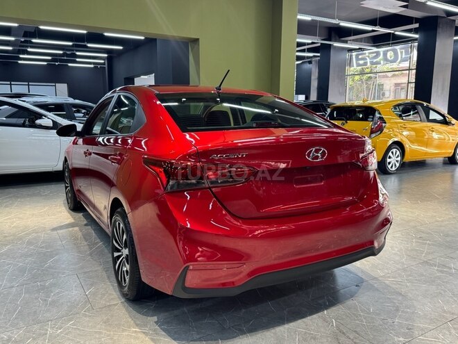 Hyundai Accent-10