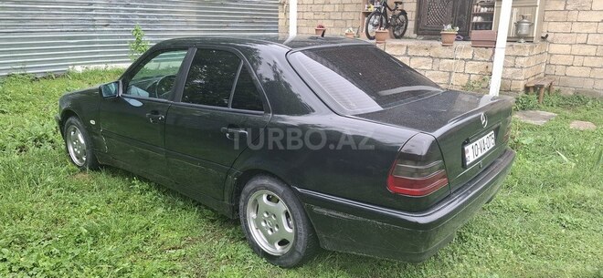 Mercedes C 240 2000, 380,000 km - 2.4 л - Qəbələ