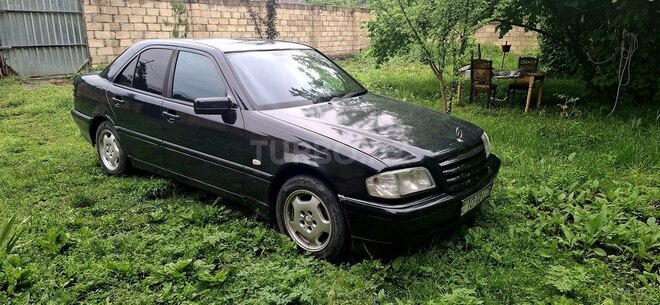 Mercedes C 240 2000, 380,000 km - 2.4 л - Qəbələ