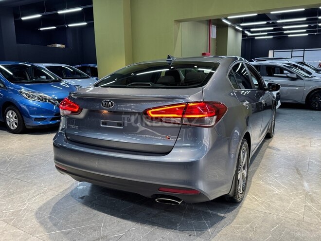 Kia Cerato-9