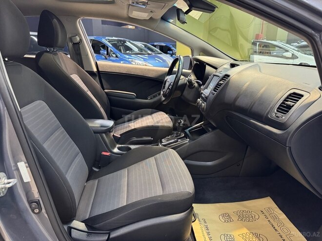 Kia Cerato-12