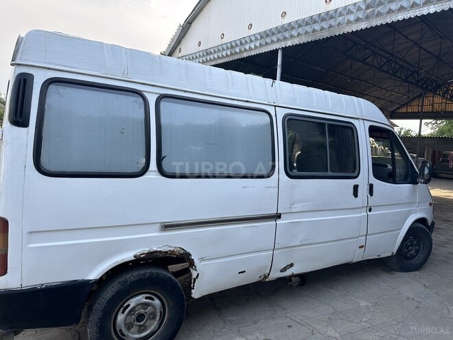 Ford Transit 2000, 200,000 km - 2.5 л - Qazax