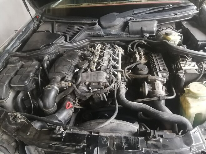 Mercedes E 220 d 2000, 554,649 km - 2.2 l - Füzuli