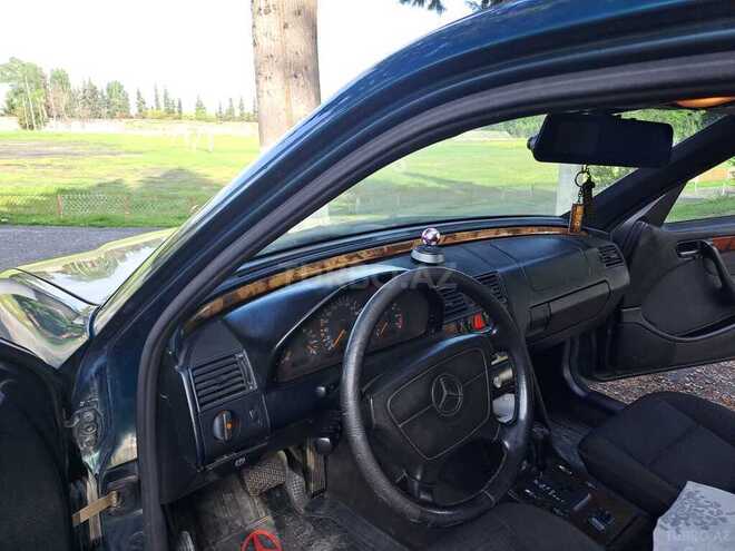 Mercedes C 180 1997, 392,000 km - 1.8 l - Qax