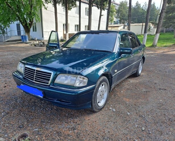 Mercedes C 180 1997, 392,000 km - 1.8 l - Qax